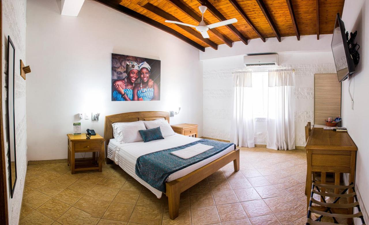 Hosteria Horizontes Caucasia Exterior foto